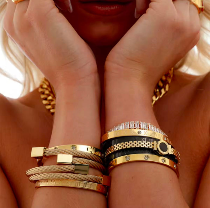 Bratara Brooks Gold Bangle Diamonds
