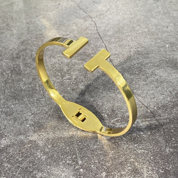 Bratara Brooks Gold T-Bangle