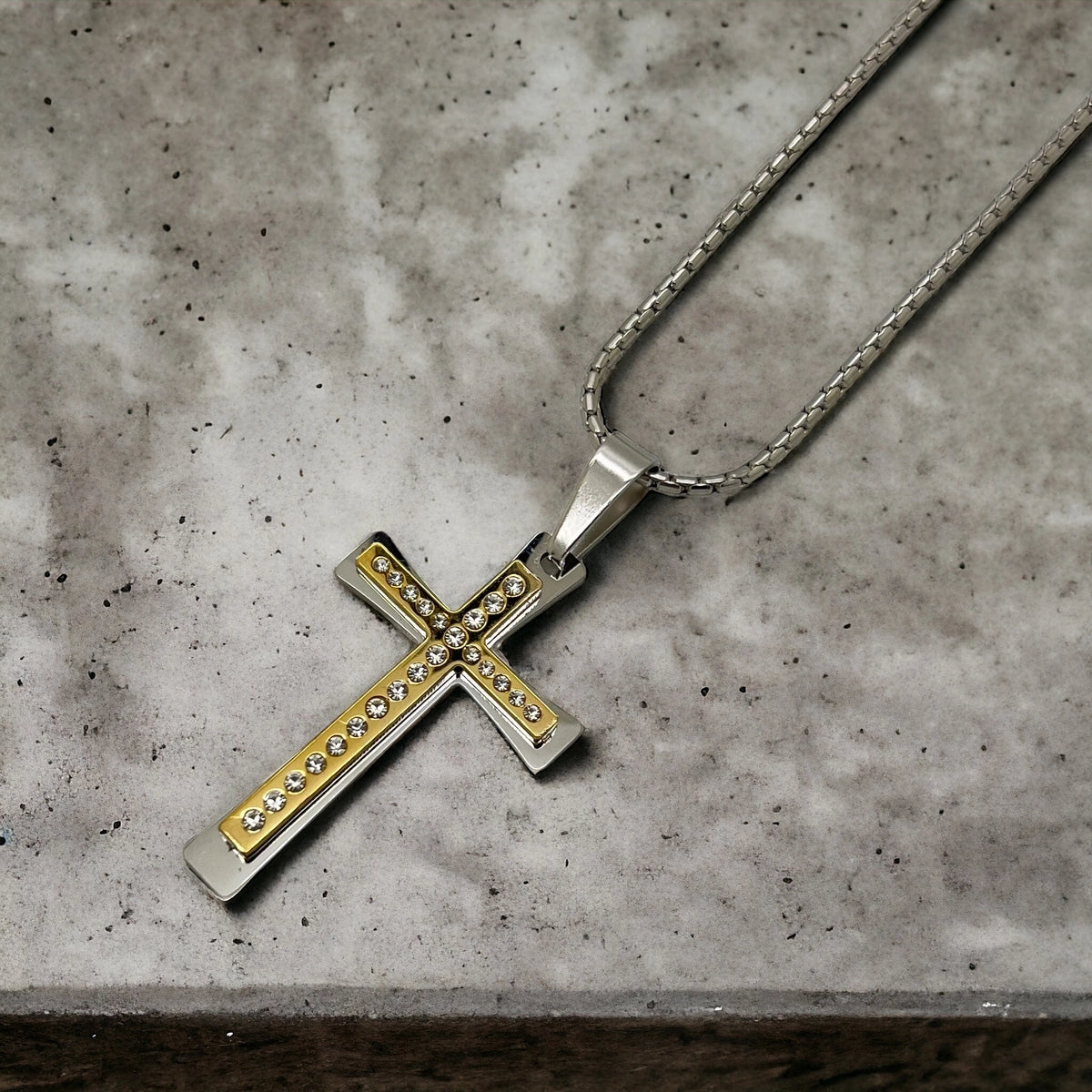 Lant cu pandantiv Brooks Diamond Cross