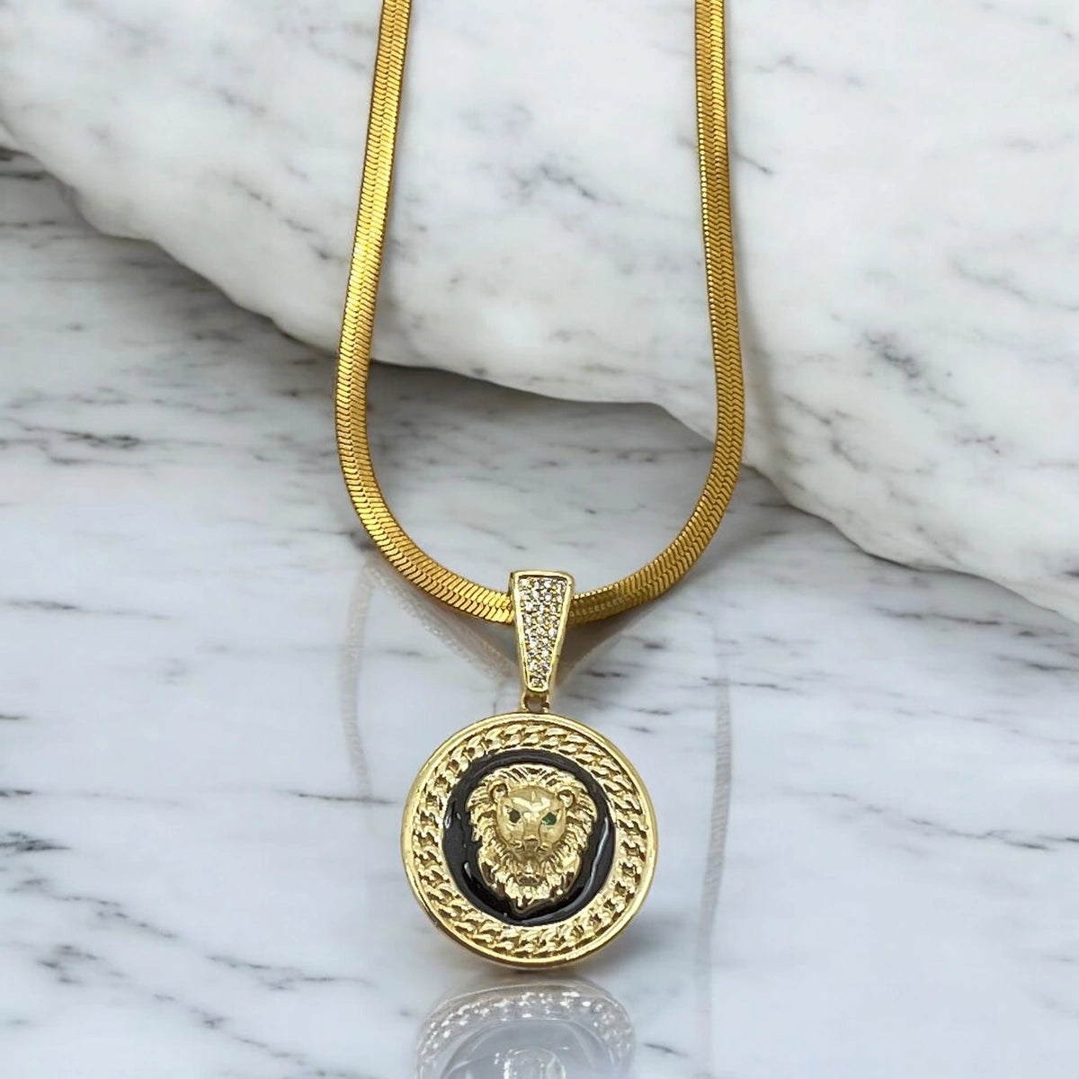 Lant Snake Gold Lion