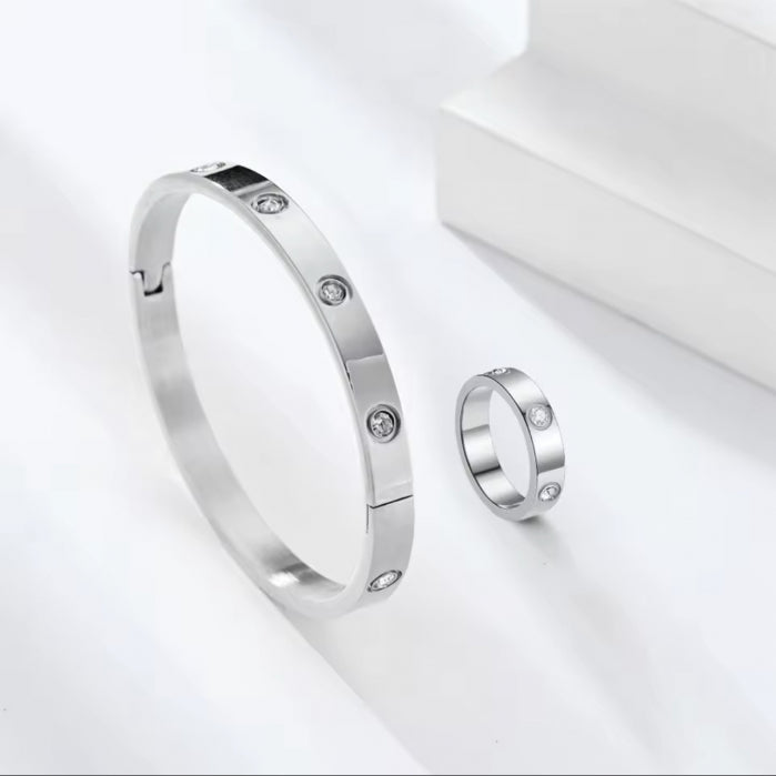 Set Bratara-Inel Brooks Silver Bangle Diamonds